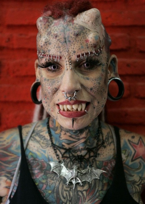 Weird-Tattoos-and-Piercing20